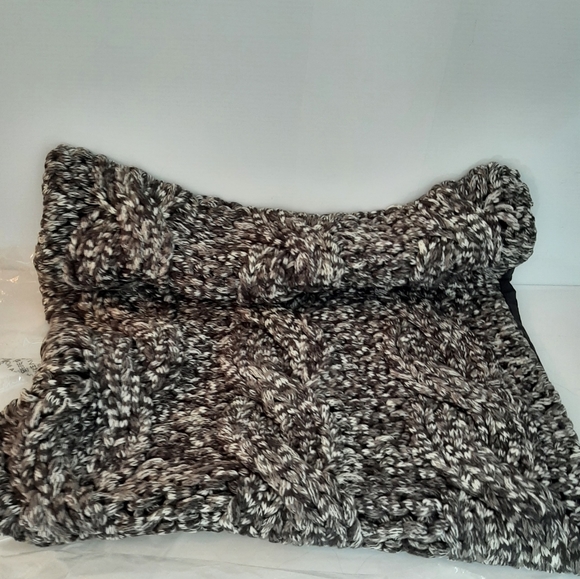 Pottery Barn Colossal Handknit Pillow Cover (1 pillow cover) Heather Gray - Picture 10 of 14
